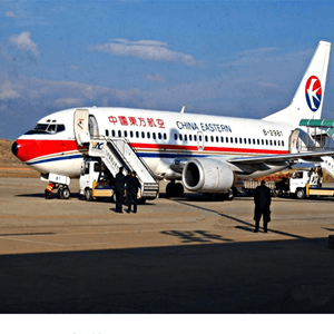 路桥空运公司航空快运业稳步发展的原因是什么？